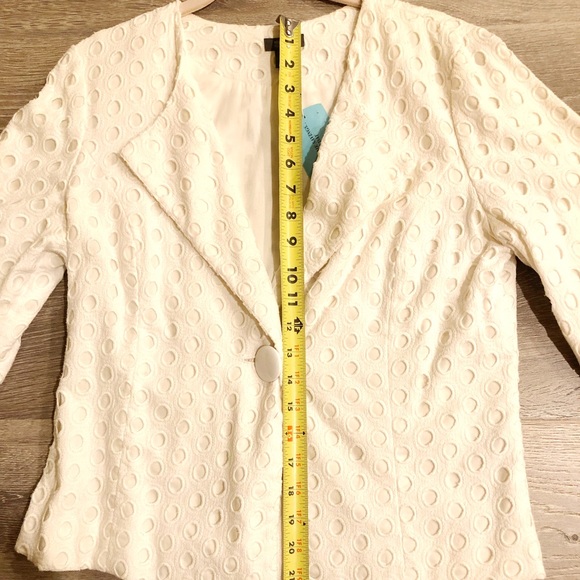 Kenneth Cole white blazer for Soring/Summer - Picture 5 of 8